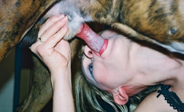 Кобель вздрючил в письку голую развратницу онлайн зоопорно фото с животными